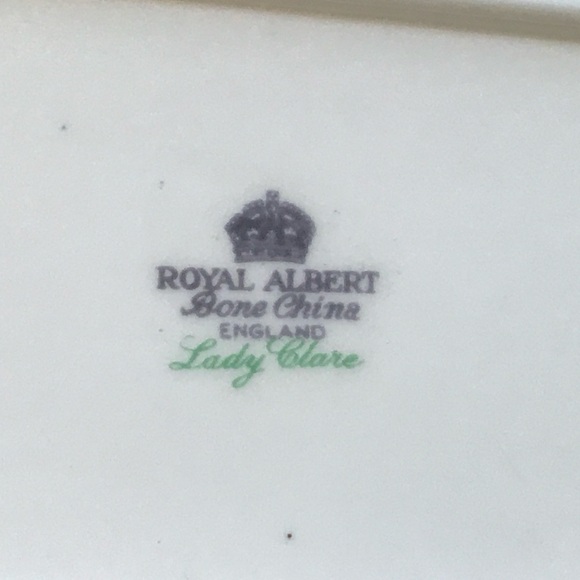 SIGNED Royal Albert A. Wagg Lady Clare Serving Dish - Picture 5 of 6